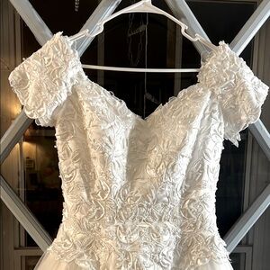 Michaelangelo White Sweetheart Flutter Sleeve Wedding Gown